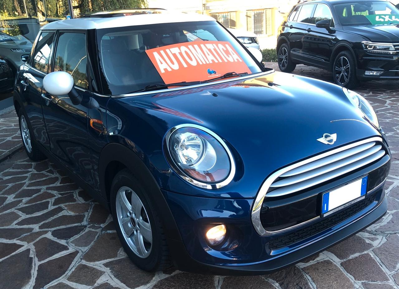 Mini Cooper D 5porte 1.5 Business auto tetto panoramico apribile