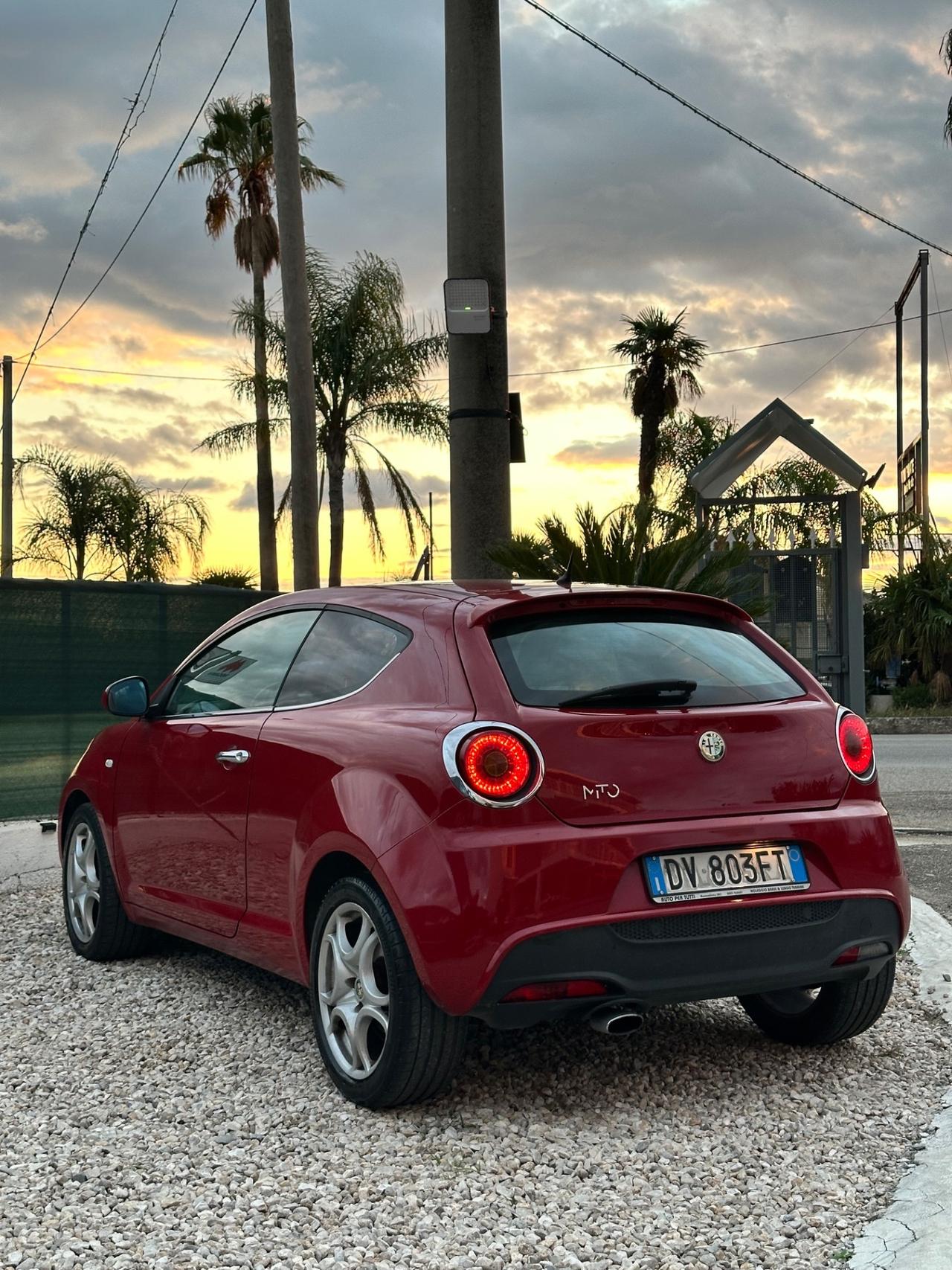 Alfa Romeo MiTo 1.6 JTDm 16V Distinctive Sport Pack