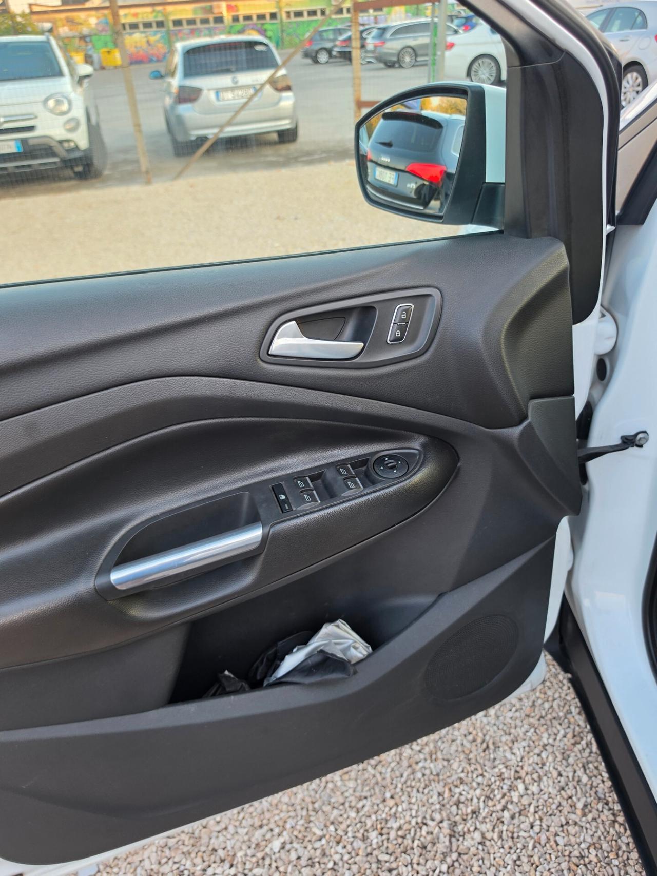 Ford Kuga 2.0 TDCI 150 CV S&S 2WD Titanium