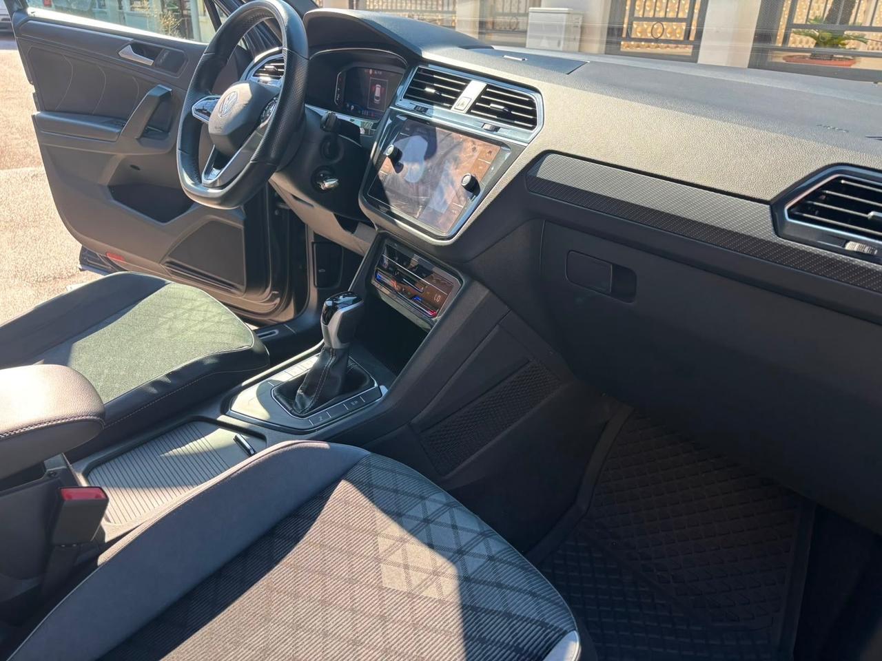 Volkswagen Tiguan 2.0 TDI 150 CV SCR DSG R-Line