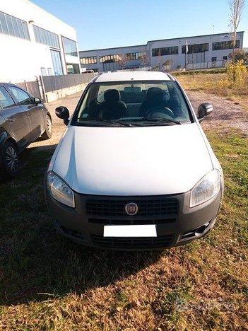 Fiat Strada 1.3 MJT 95CV Pickup Working