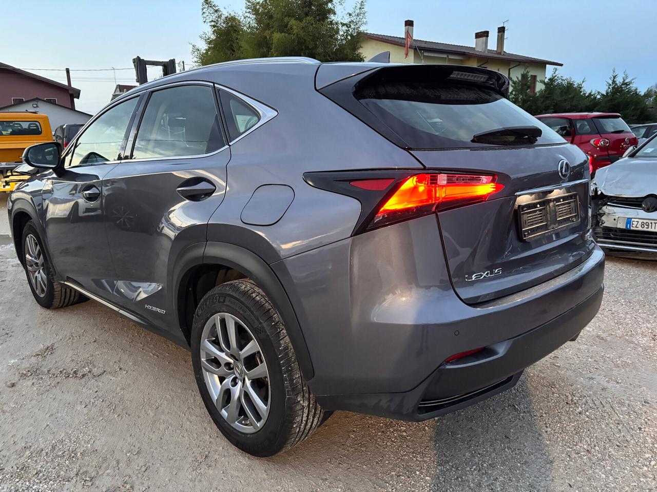 Lexus NX 300h Hybrid 4WD Luxury
