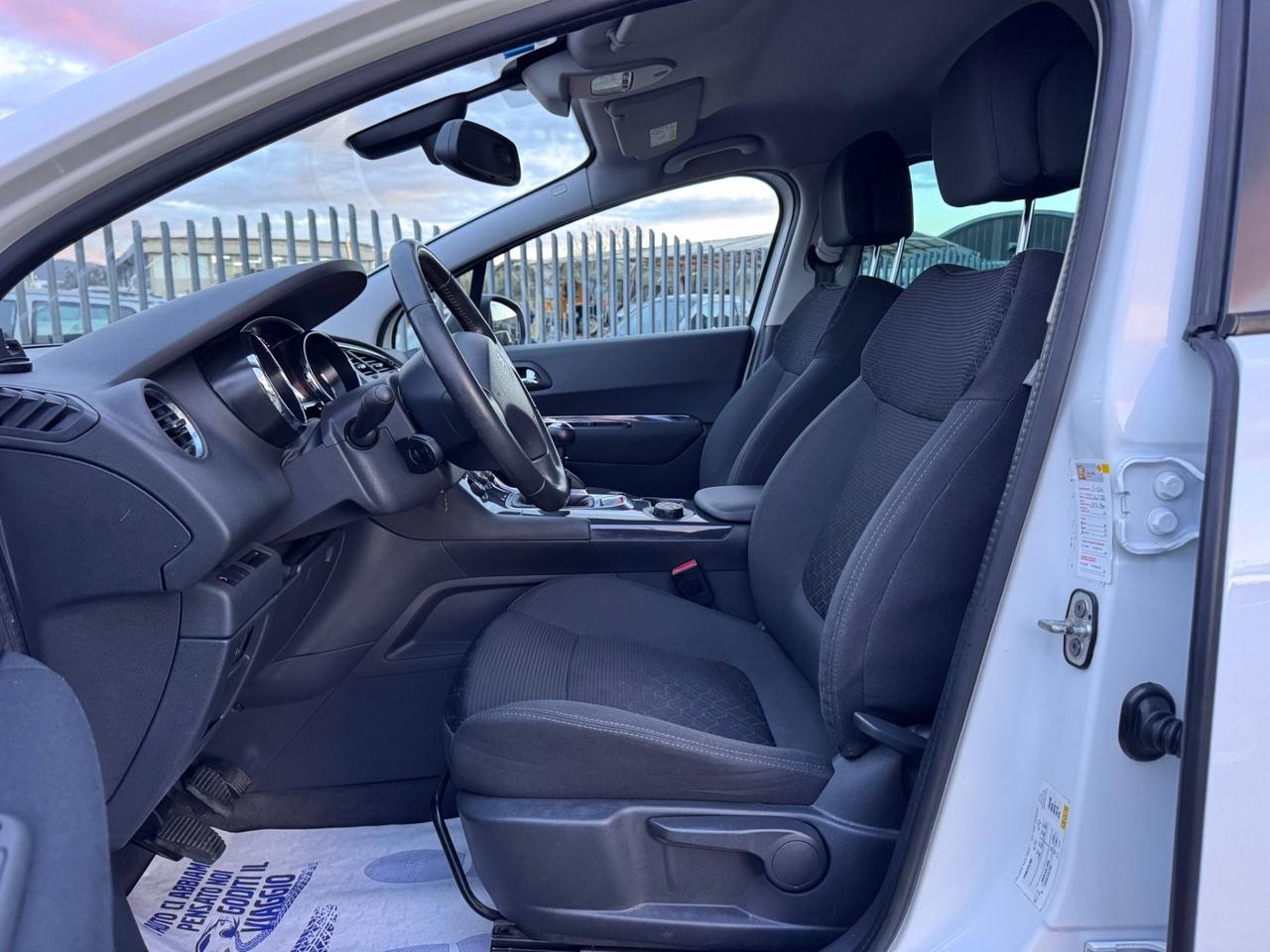 Peugeot 3008 1.6 HDi 115CV Business