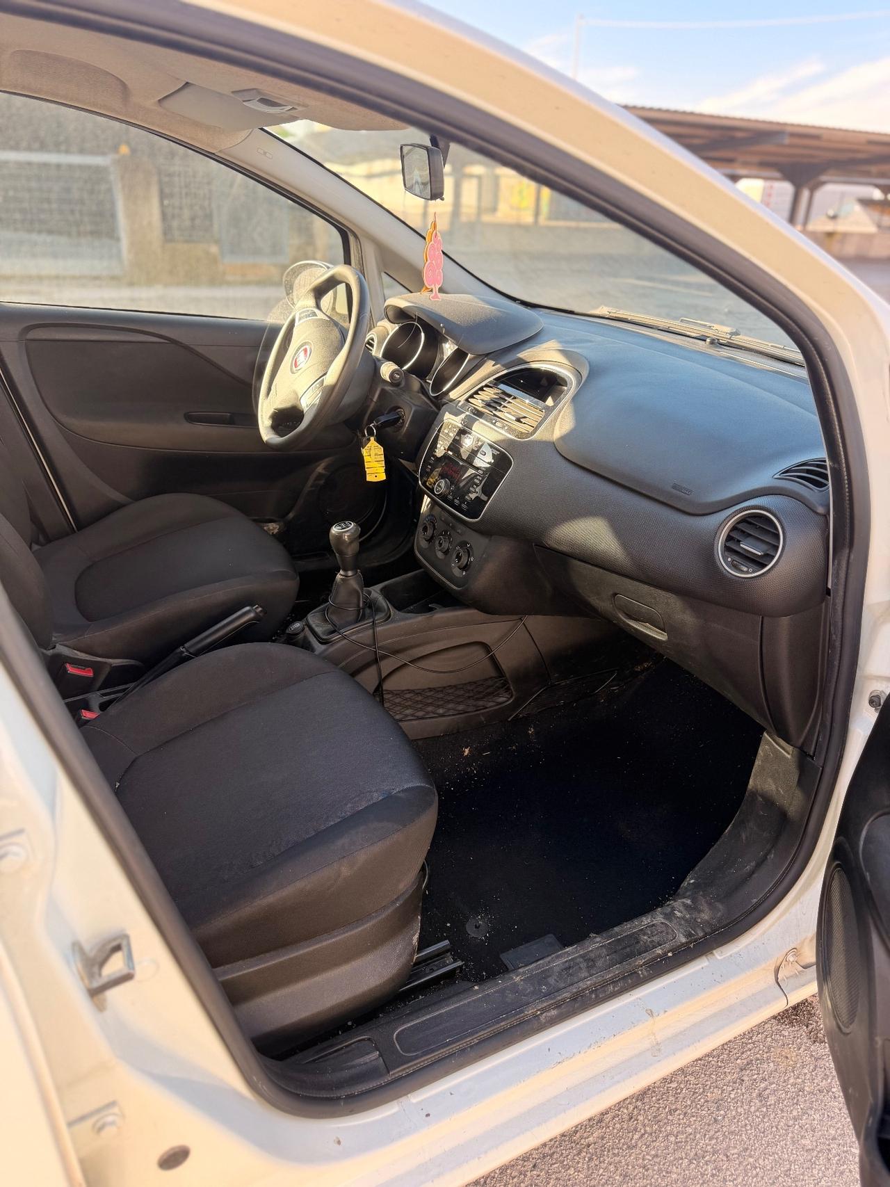 Fiat Punto 1.3 MJT 2014 km156mila neopatentati