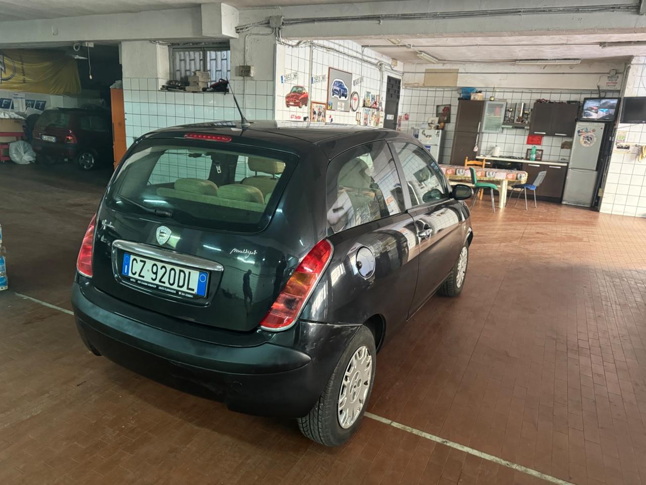 Lancia Ypsilon 1.3 MJT 75 CV Argento