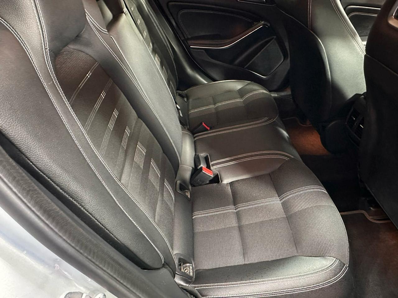 Mercedes GLA 2.1 136cv 200 d Premium - 2019