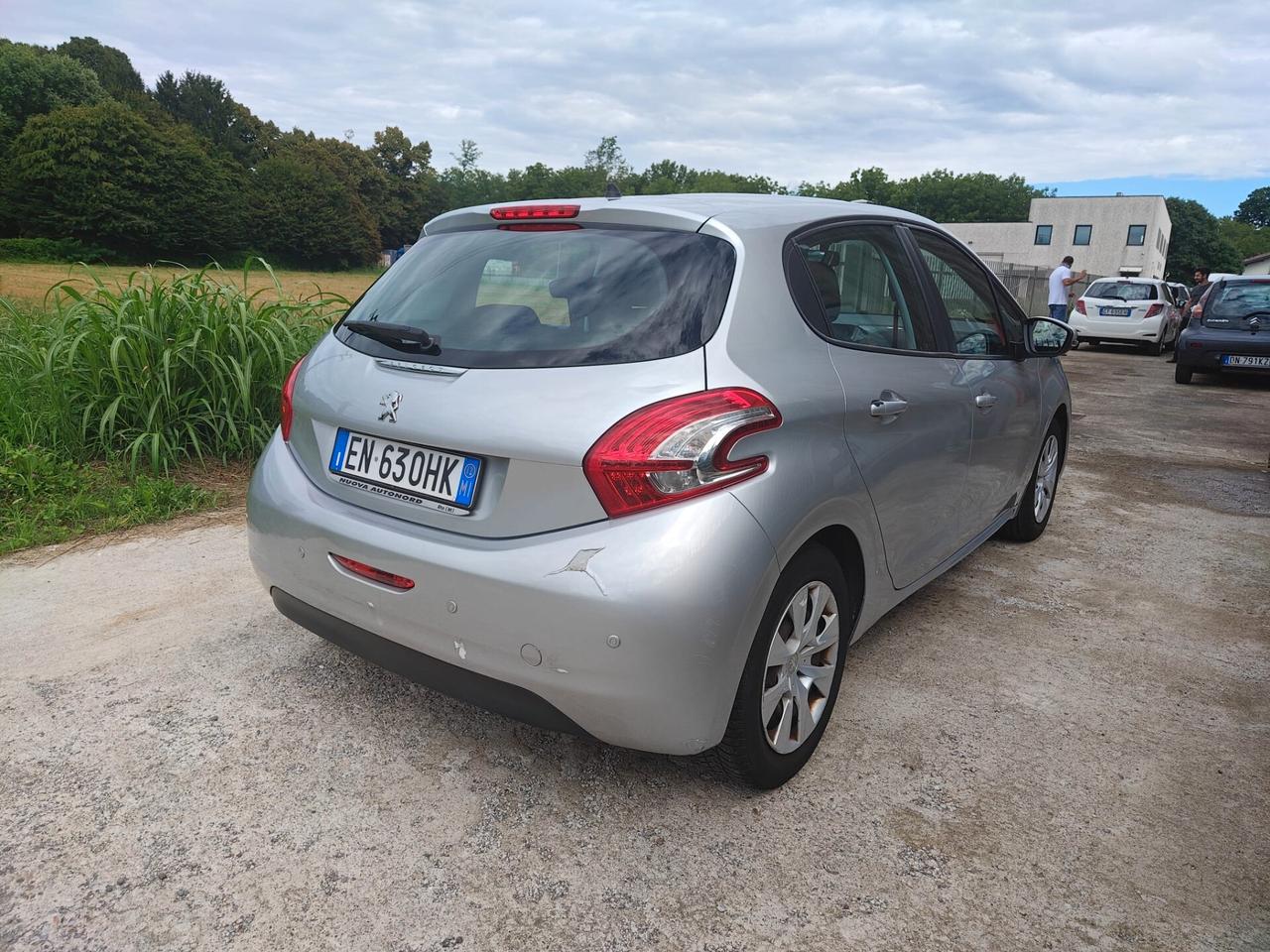 Peugeot 208 benzina