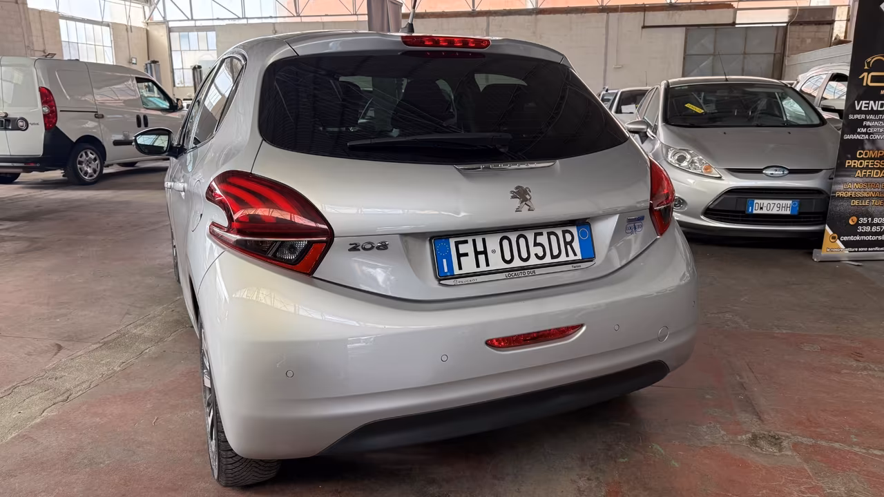 Peugeot 208 BlueHDi 100 5p. GT Line ICE White