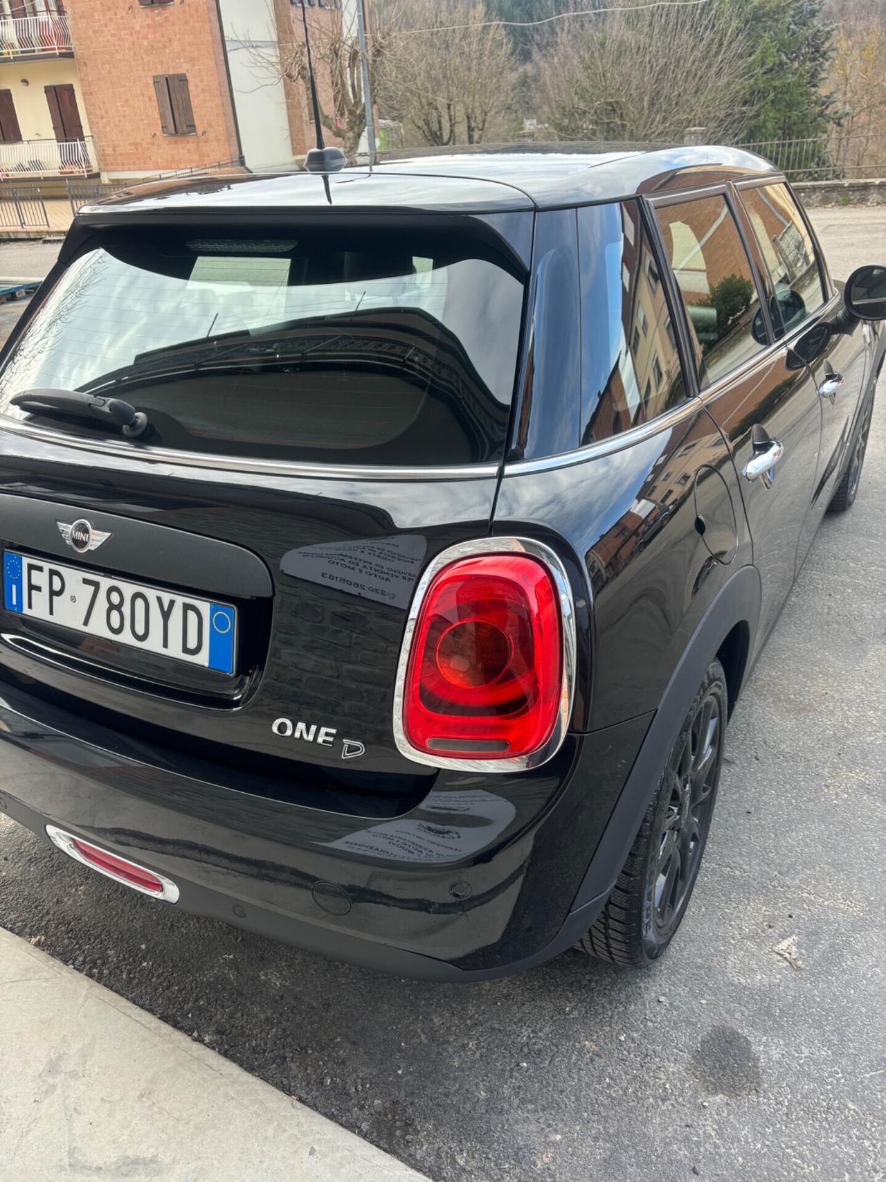 Mini 1.5 Cooper D 95cv NEOPATENTATI