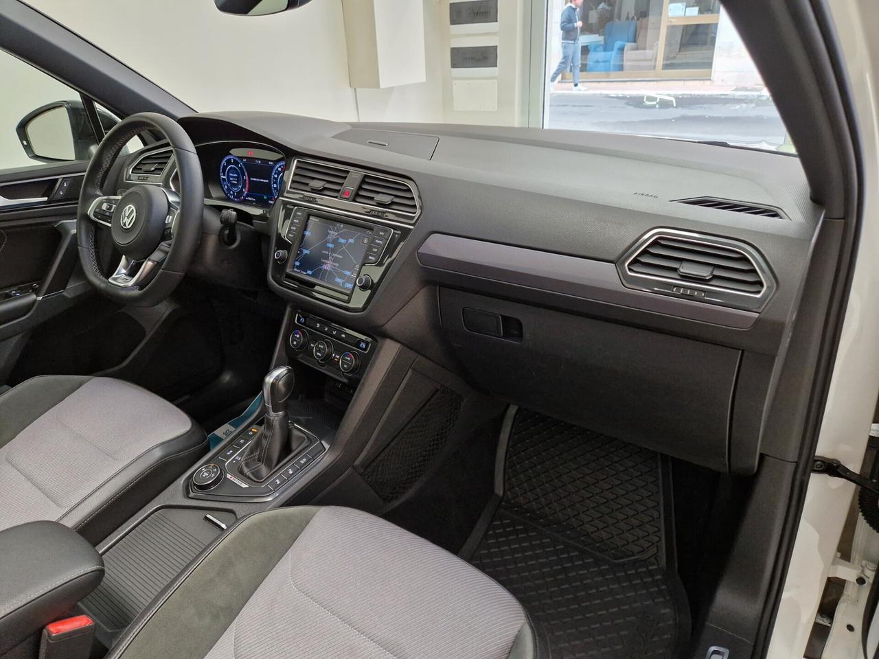 Volkswagen Tiguan 2.0 TDI 150 CV SCR 4MOTION R LINE TETTO APRIBILE