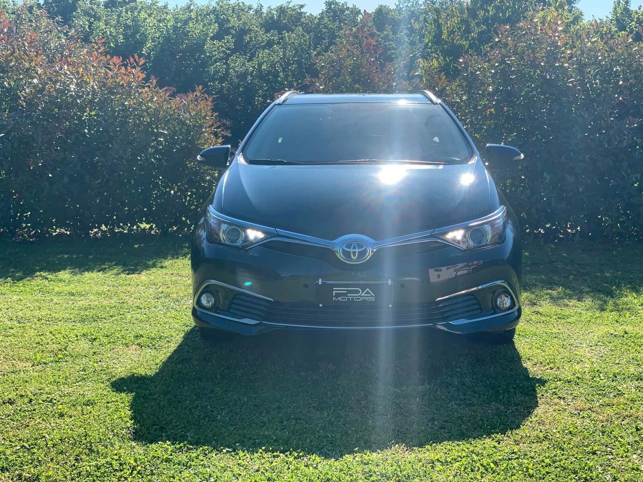 Toyota Auris Touring Sports 1.8 Hybrid Lounge