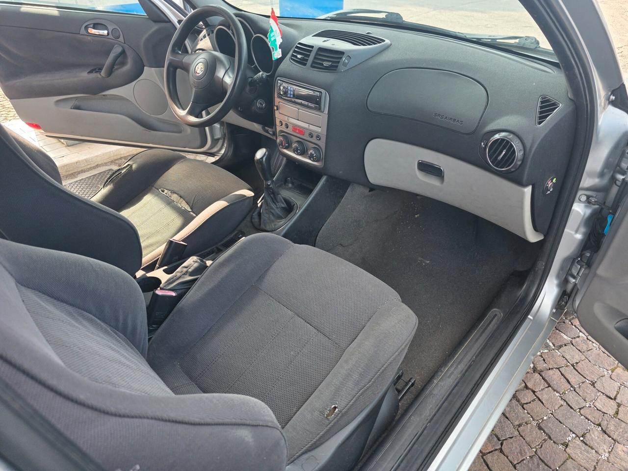 Alfa Romeo 147 1.6i 16V Twin Spark cat 3p. Con 251.000