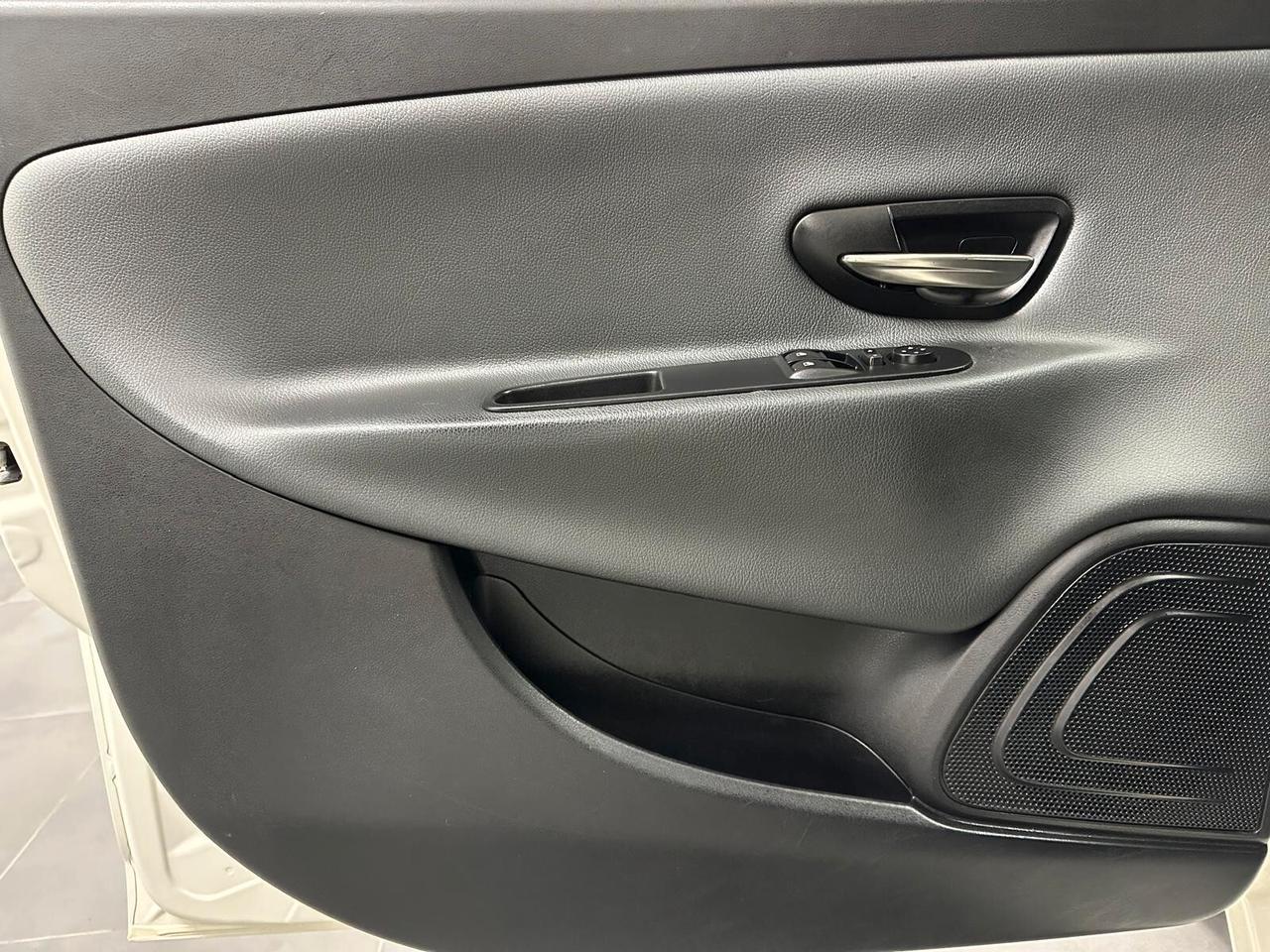 Lancia Ypsilon 1.2 69 CV 5 porte GPL Ecochic Gold - NeoPatentati