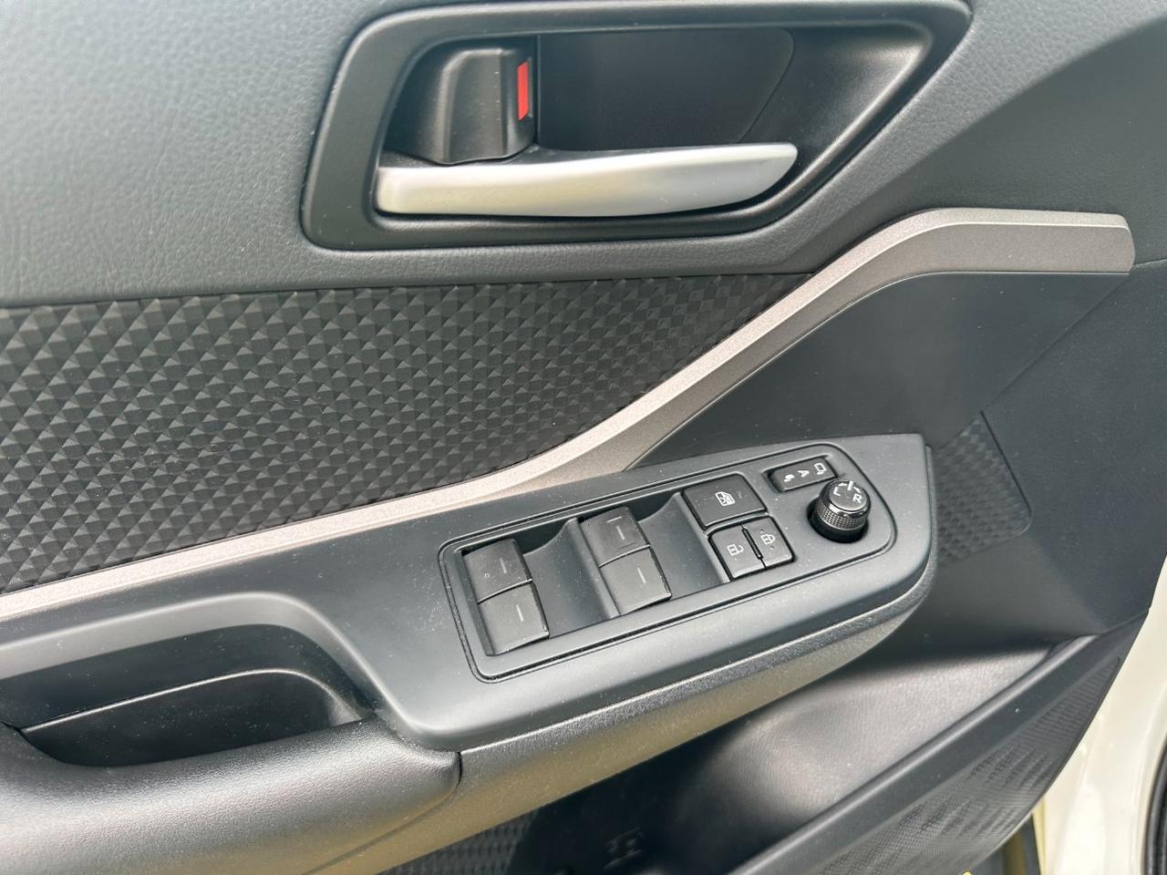 Toyota C-HR 1.8h Business e-cvt