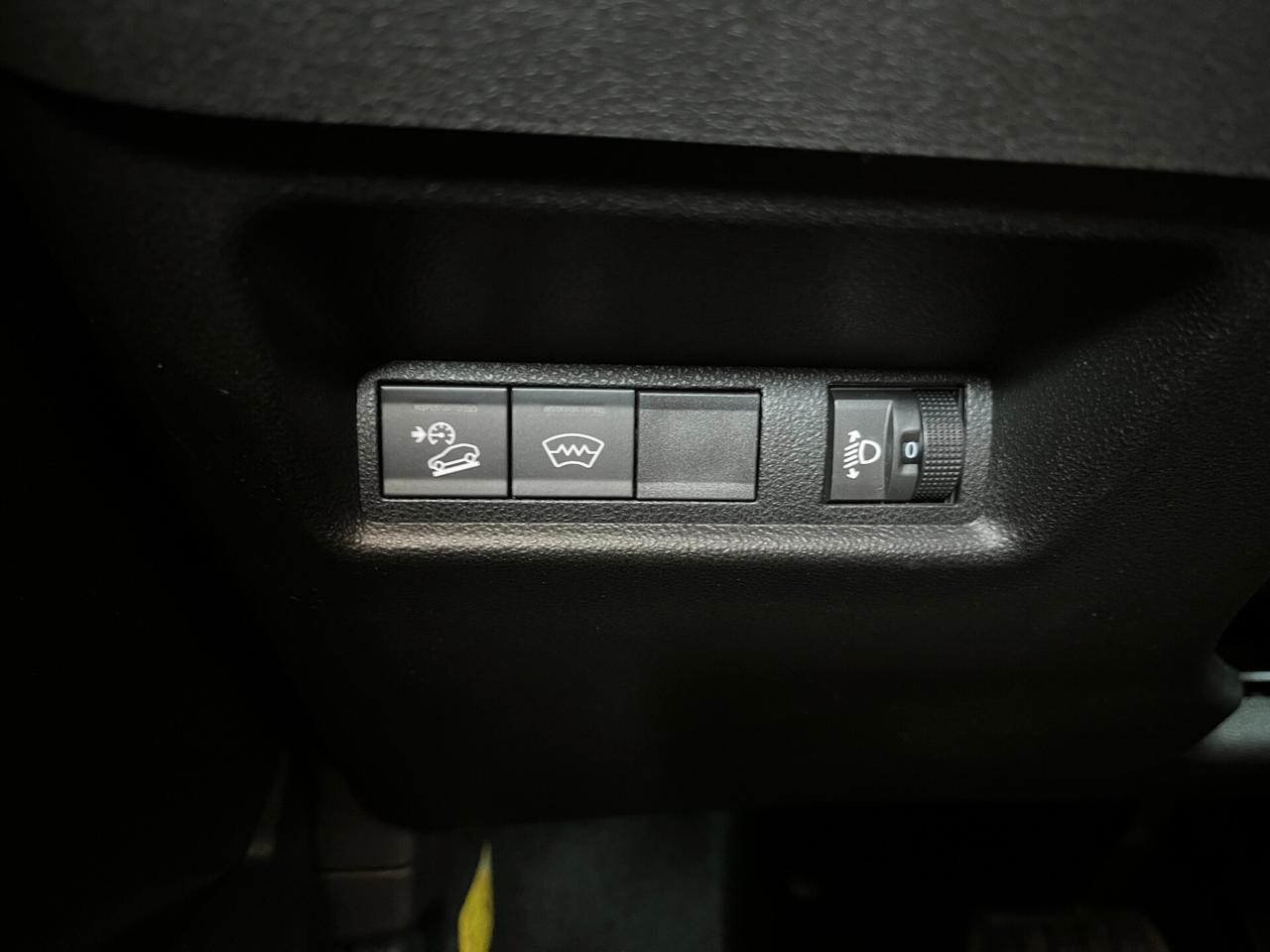 Jeep Avenger 1.2cc E-HYBRID 100cv C/AUT. LONGITUDE KM0