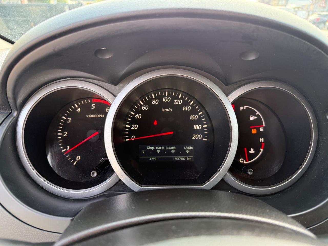 Suzuki Grand Vitara 1.9 DDiS 5P *4x4 PERLATO