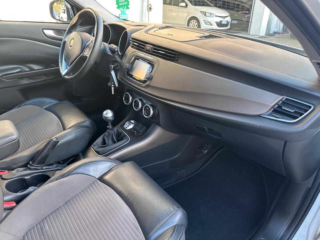 Alfa Romeo Giulietta 1.6 JTDm-2 105 CV Business*EURO5*CERCHI