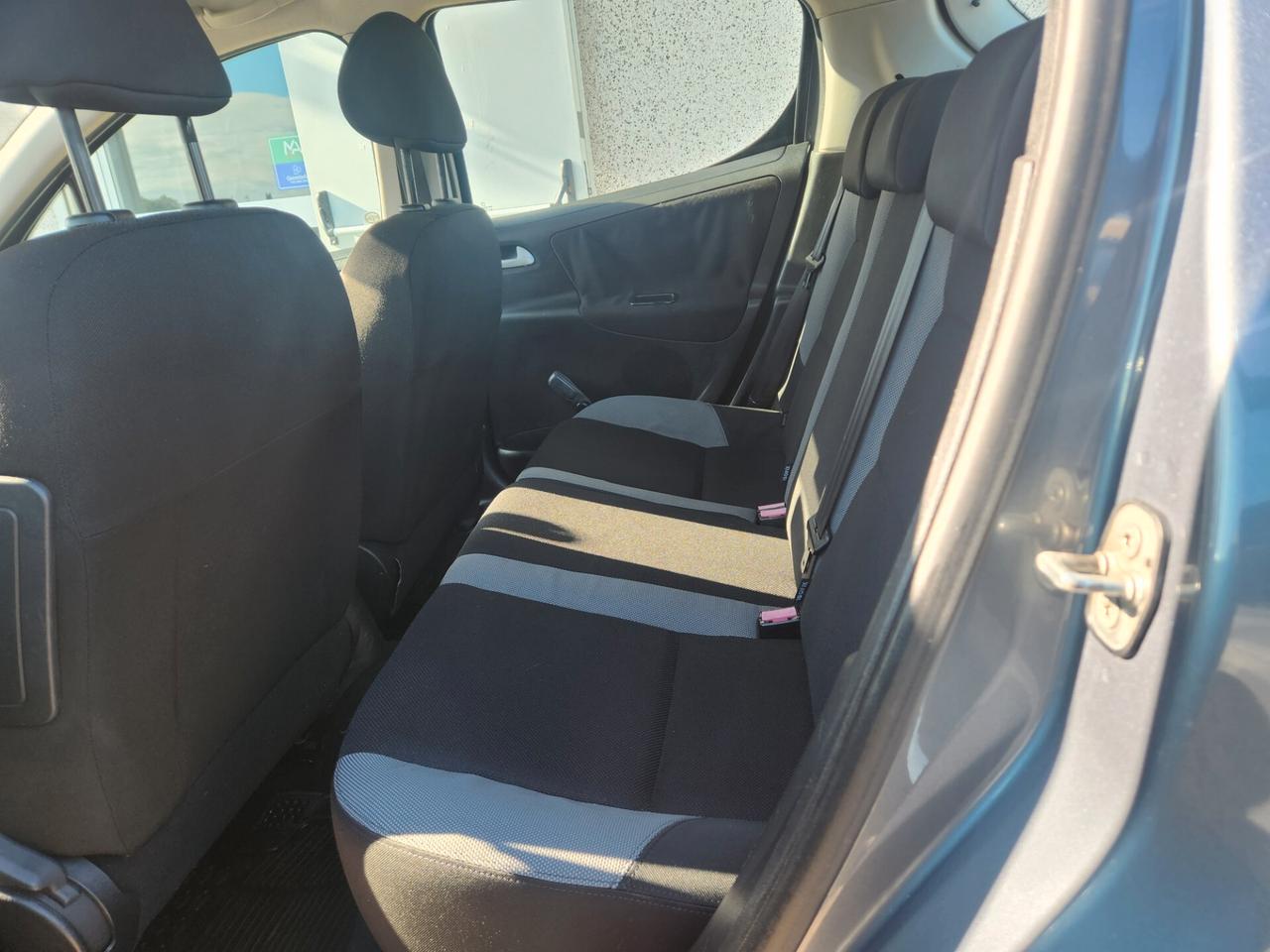 Peugeot 207 1.4 HDi 70CV X NEOPATENTATI