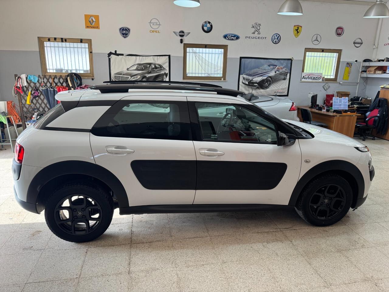 Citroen C4 Cactus BlueHDi 100 cv. Autom. Shine OK