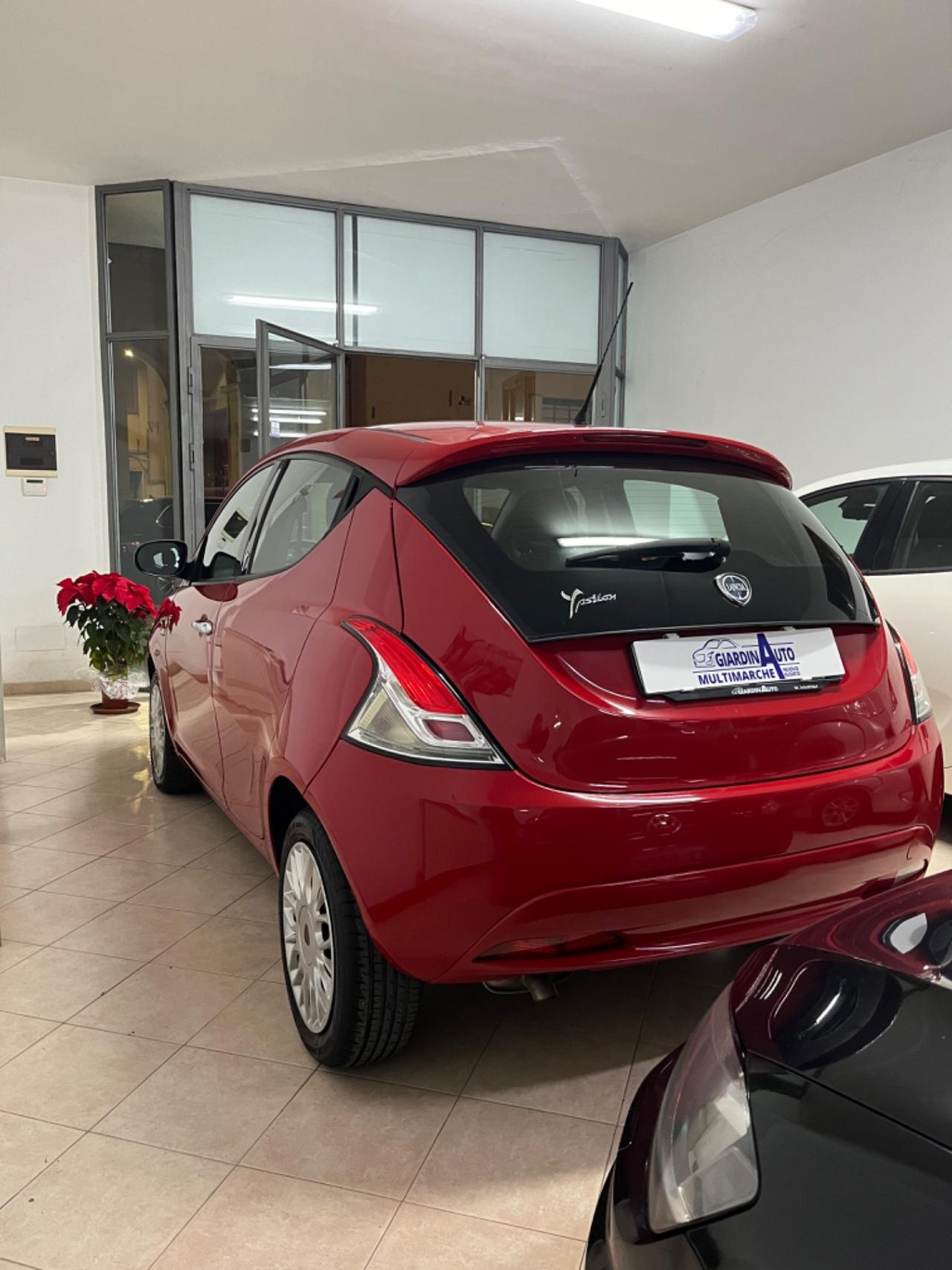 Lancia Ypsilon 1.3 MJT 16V 95 CV 5 porte