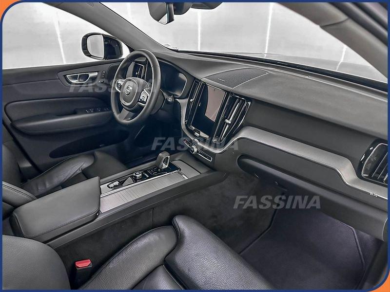 Volvo XC60 B4 automatico Plus Dark