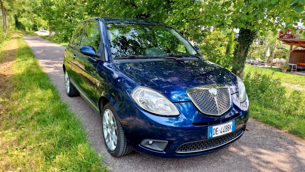LANCIA YPSILON 1.3MTJ NEOPATENTATI