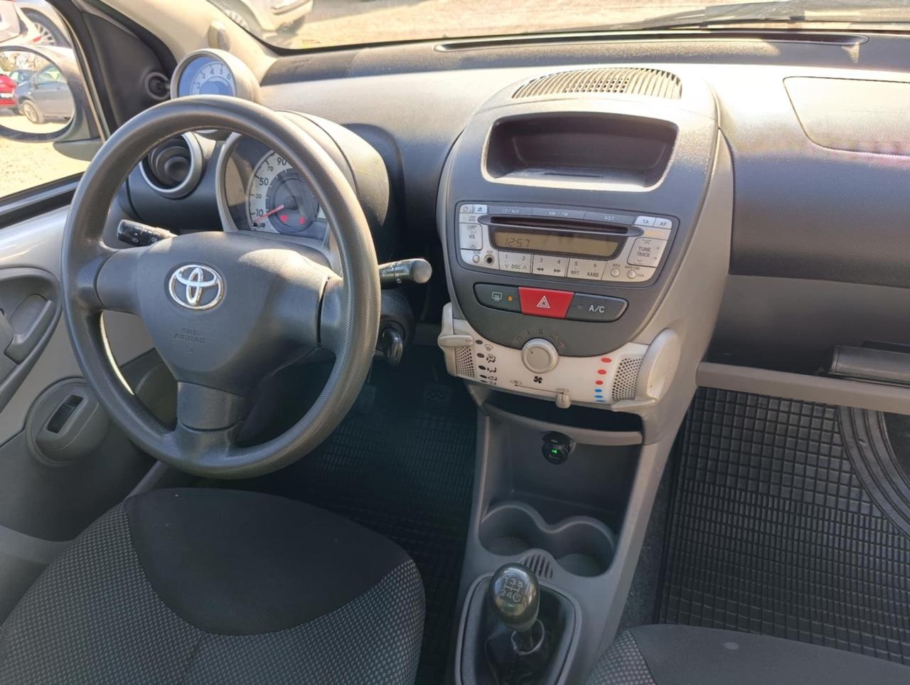 Toyota Aygo 1.0 12V VVT-i 5 porte 2009 - NEOPATENTATI