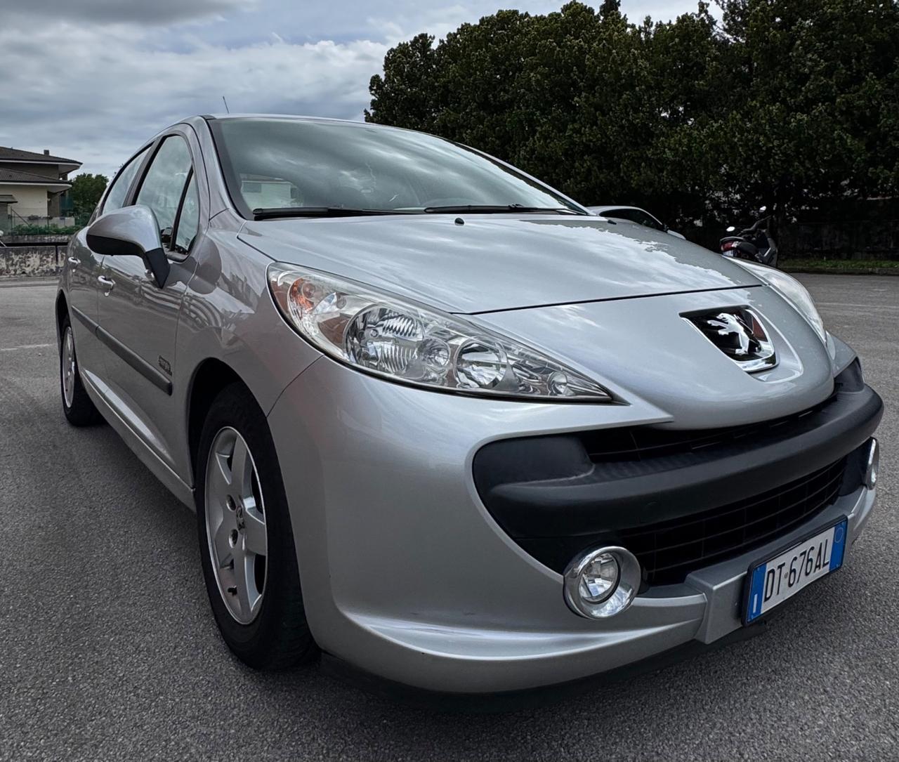 Peugeot 207 1.4 benzina soli 90.000km