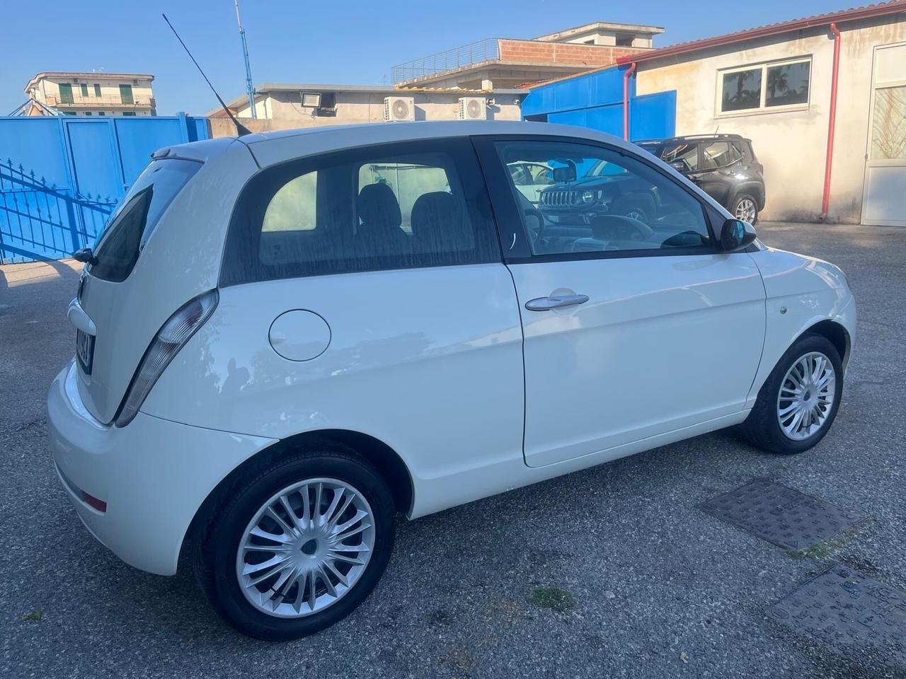 Lancia y -1.2 benz- full-2009
