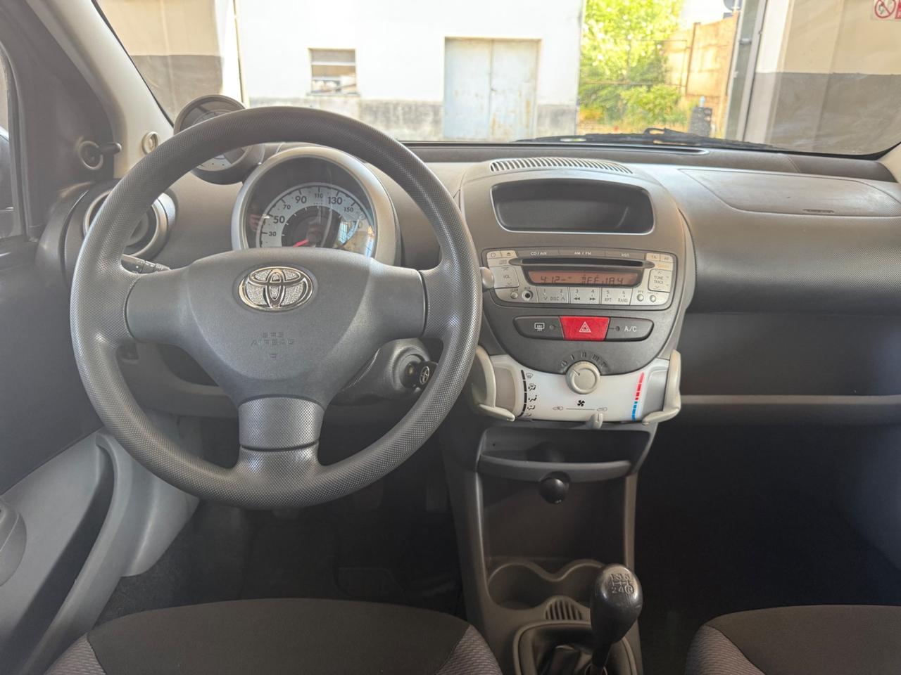 Toyota Aygo 1.0 12V VVT-i 5 porte Sol