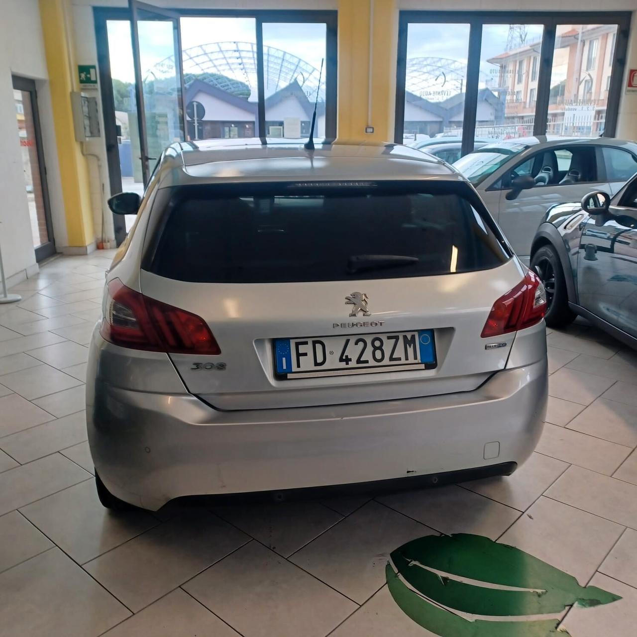 NEOPATENTATI PEUGEOT 308 1.6 TDI FULL OPTIONAL