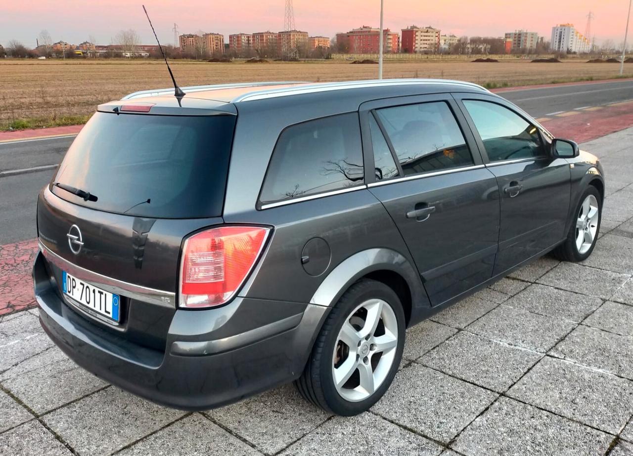 Opel Astra 1.6 16V VVT Station Wagon Enjoy