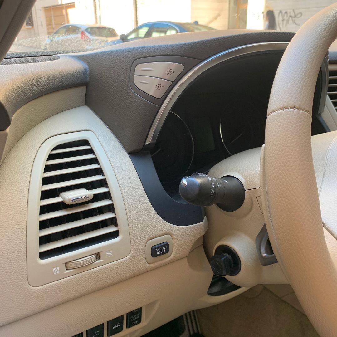Infiniti QX70 3.0 diesel V6 AT GT Premium