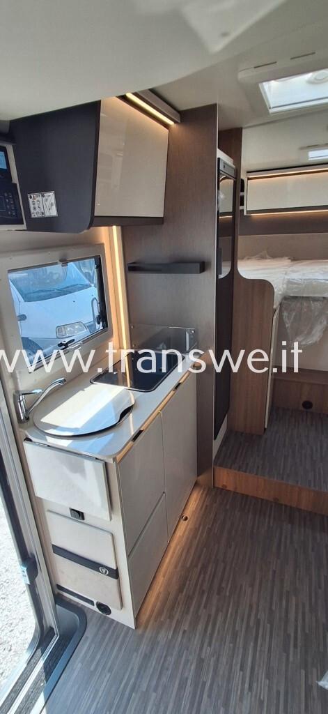 Elnagh Baron 565 camper semintegrale con letti gemelli