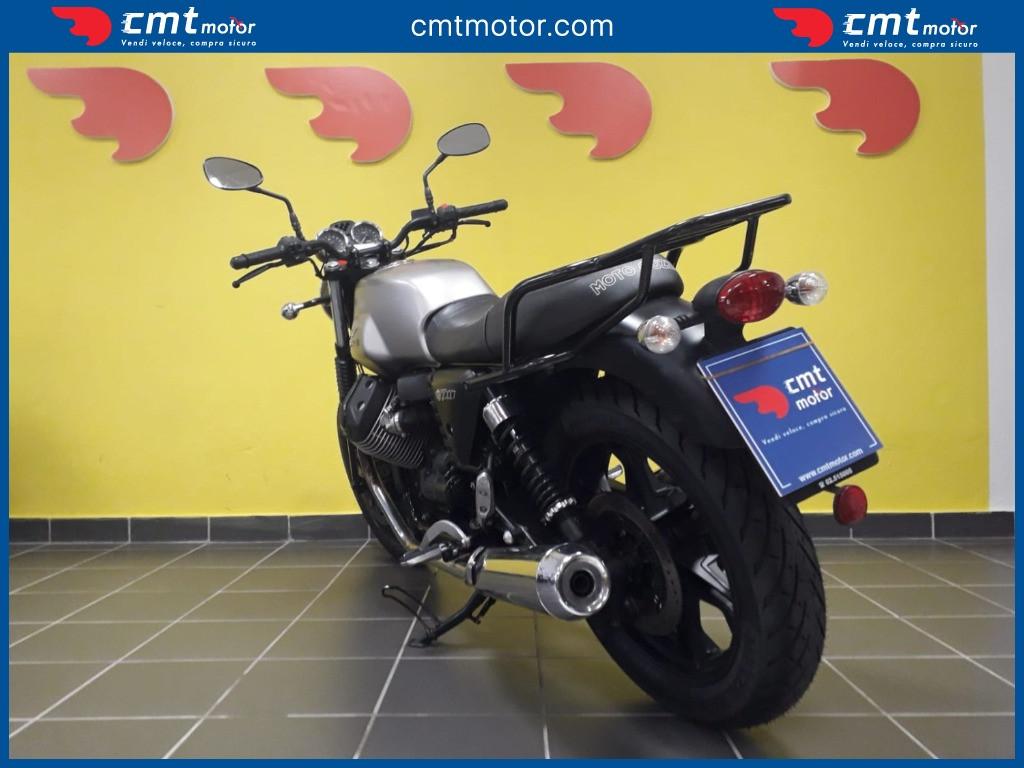 Moto Guzzi V7 - 2015