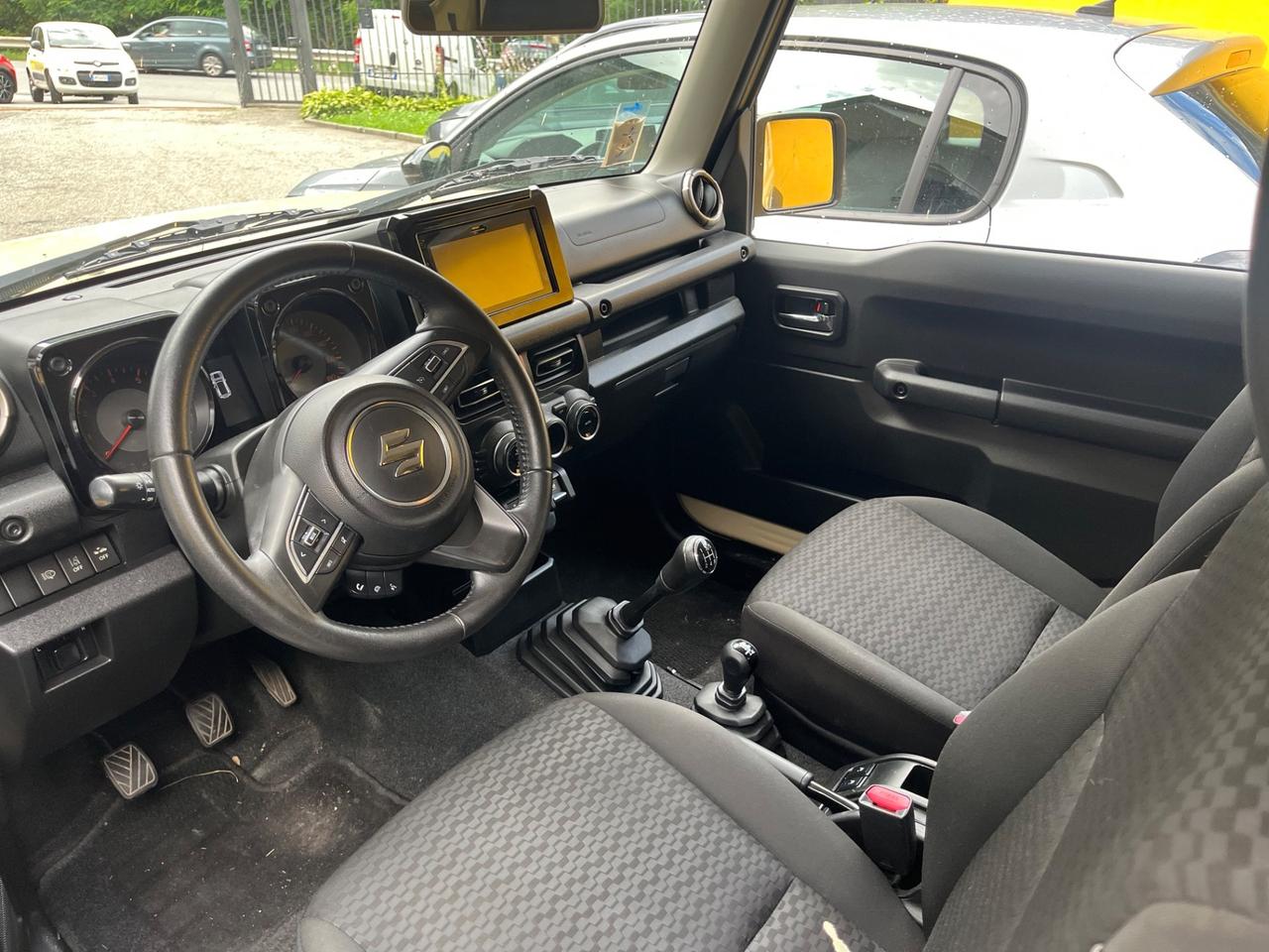Suzuki Jimny 1.5 5MT Top