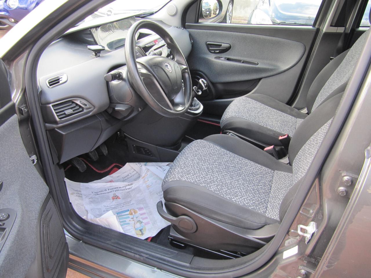 Lancia Ypsilon 0.9 TwinAir 85 CV 5 porte Metano Ecochic Gold