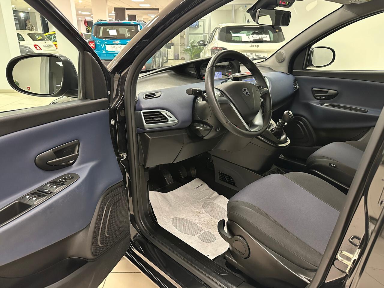 Lancia Ypsilon 1.0 Hybrid 70 CV Gold Plus 2024