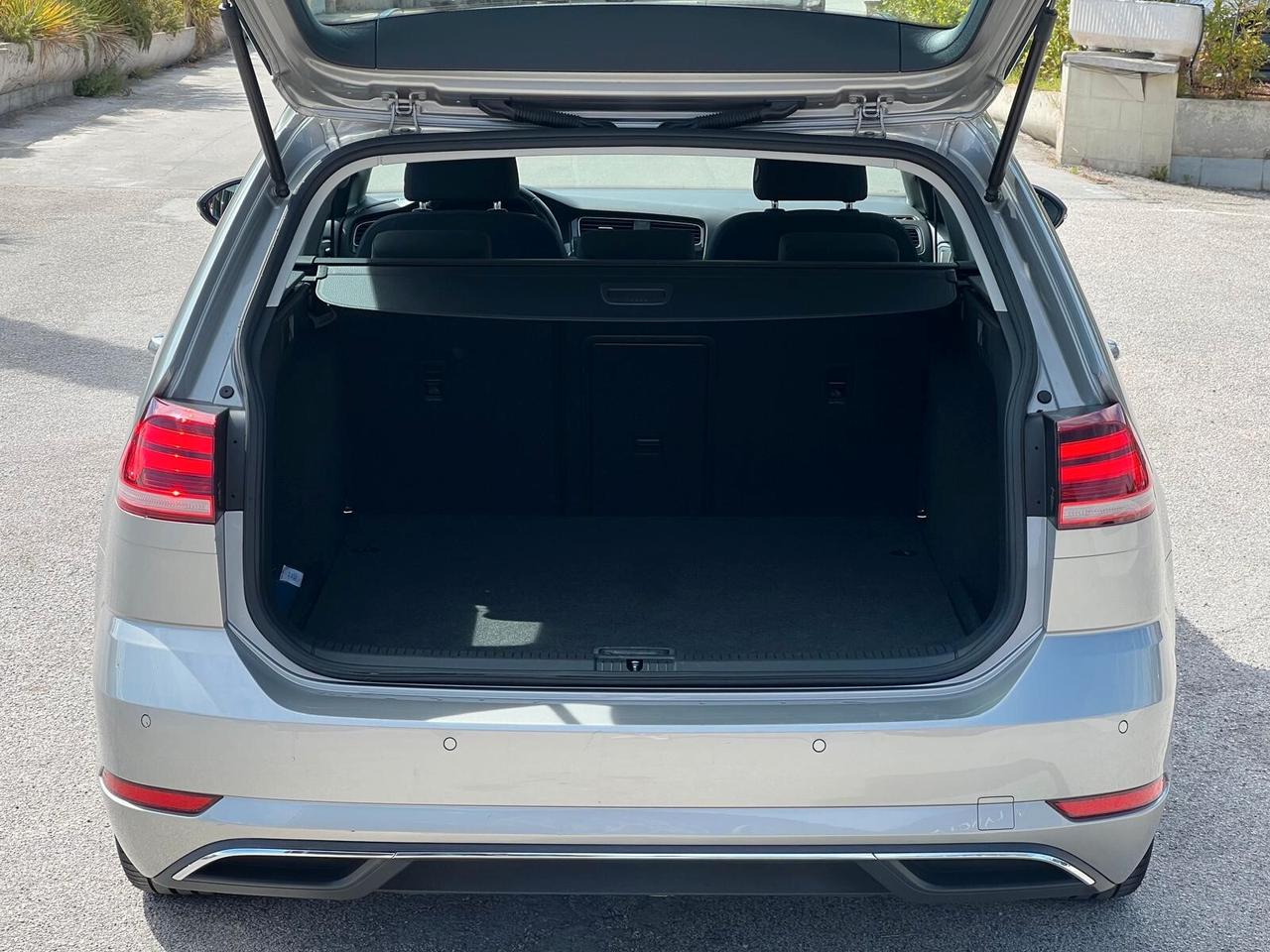 Volkswagen Golf Variant 1.6 TDI 115 CV DSG Executive BlueMotion Tech.