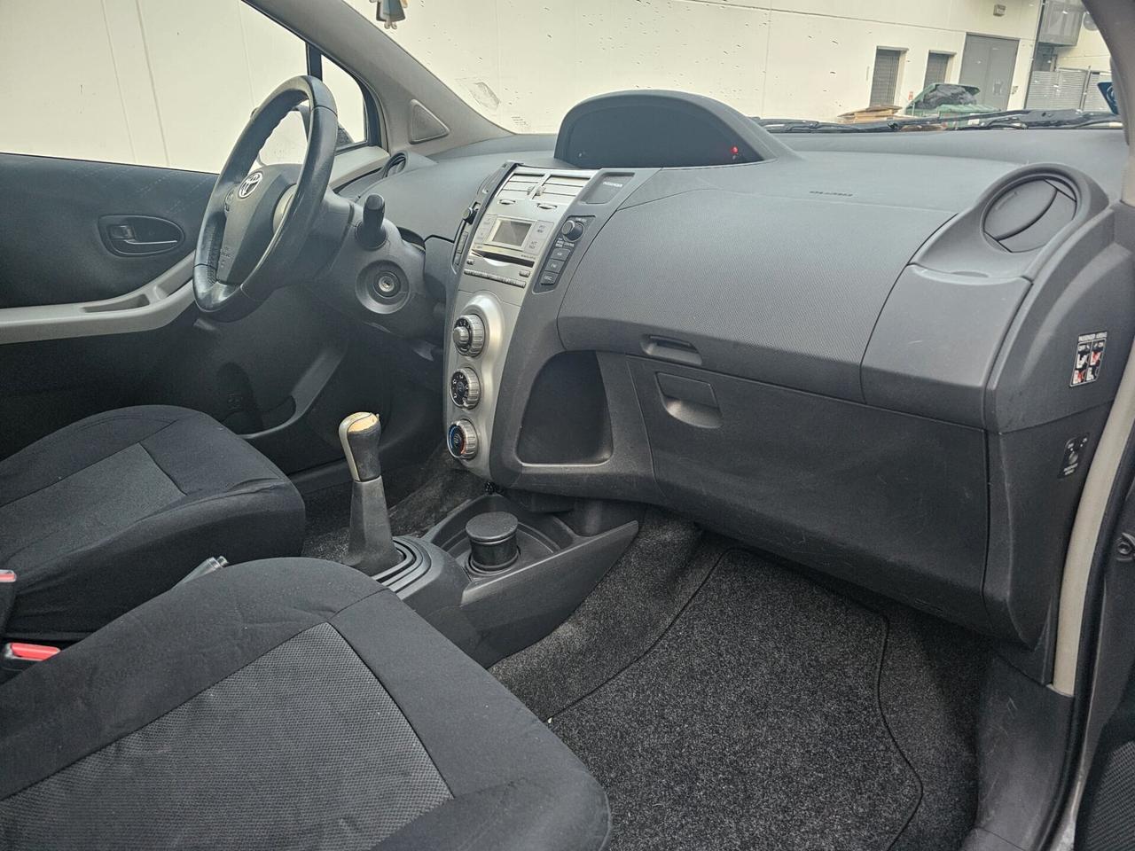Toyota Yaris 1.0 5 porte Sol