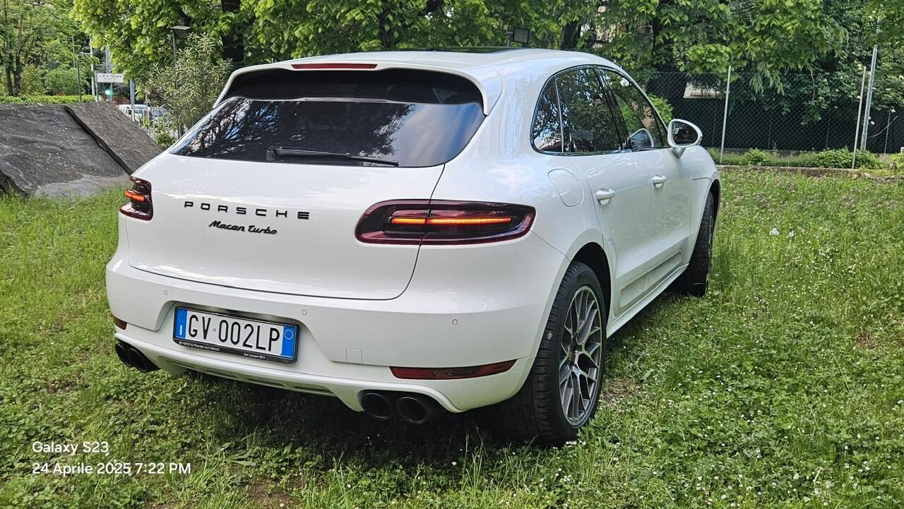 Porsche Macan 3.6 Turbo con GANCIO TRAINO Webasto