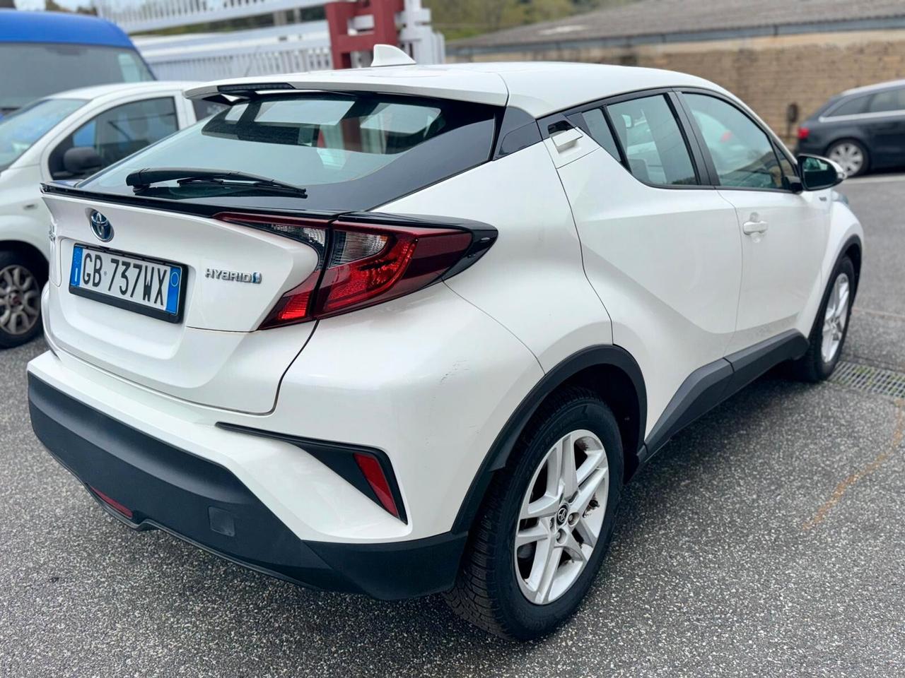 Toyota C-HR 1.8 Hybrid E-CVT Business