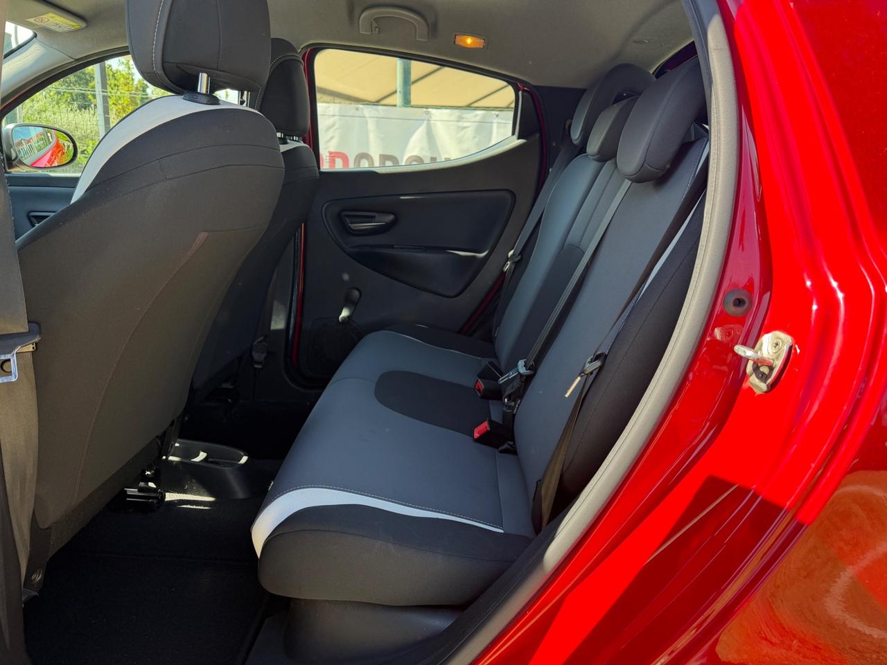 Lancia Ypsilon 1.2 69CV Silver-2015"IMPECCABILE"
