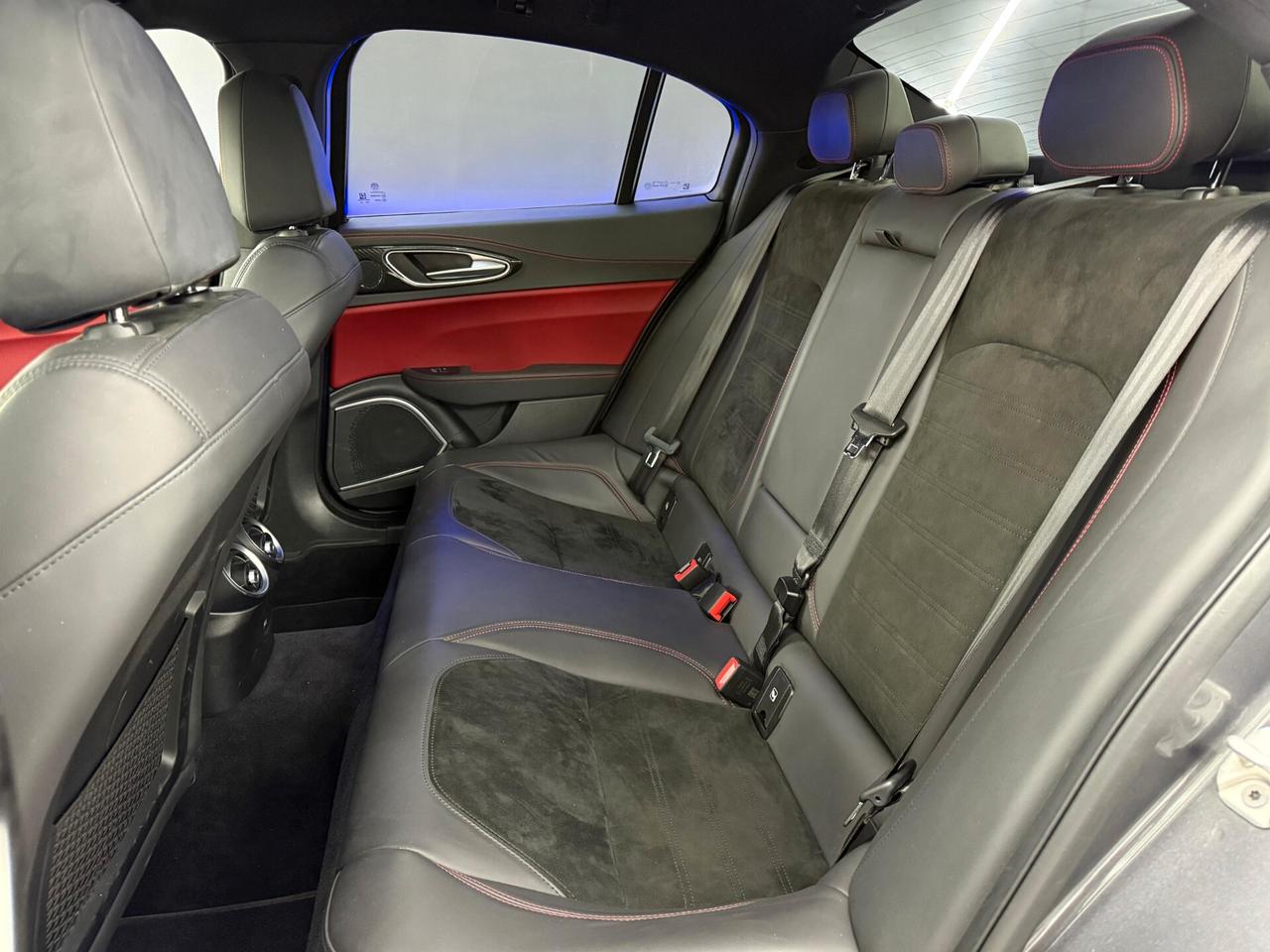 Alfa Romeo Giulia 2.9 V6 Bi-Turbo AT8 Quadrifoglio