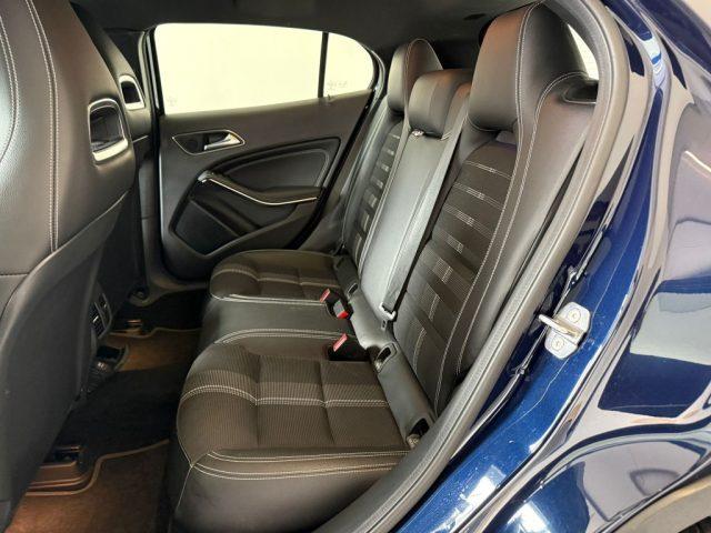 MERCEDES-BENZ GLA 200 d Automatic 4Matic Sport