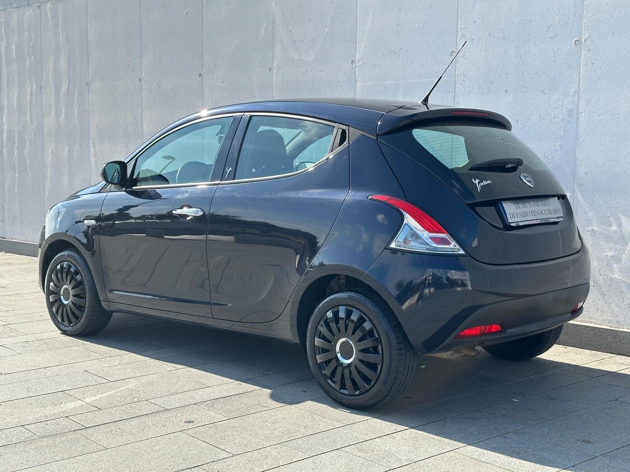Lancia Ypsilon 1.2 69 CV 5 porte S&S Gold