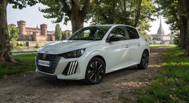 Peugeot 208 - APERTI AD AGOSTO