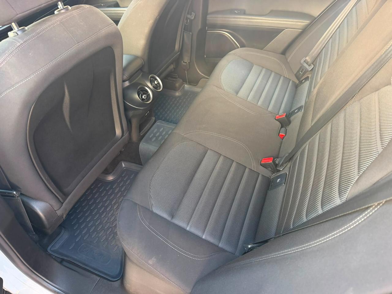 Alfa Romeo Stelvio 2.2 Turbodiesel 160 CV AT8 RWD Super
