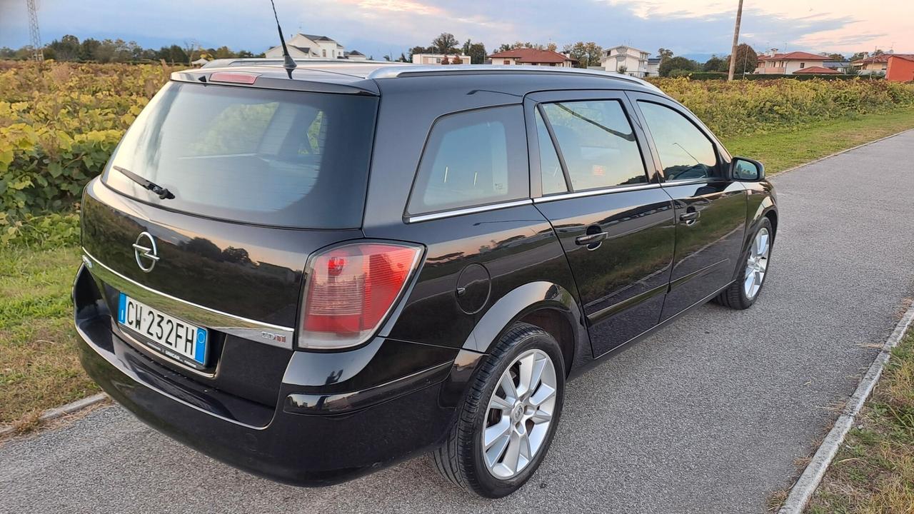 Opel Astra 1.7 CDTI POCHI KM TENUTA MOLTO BENE