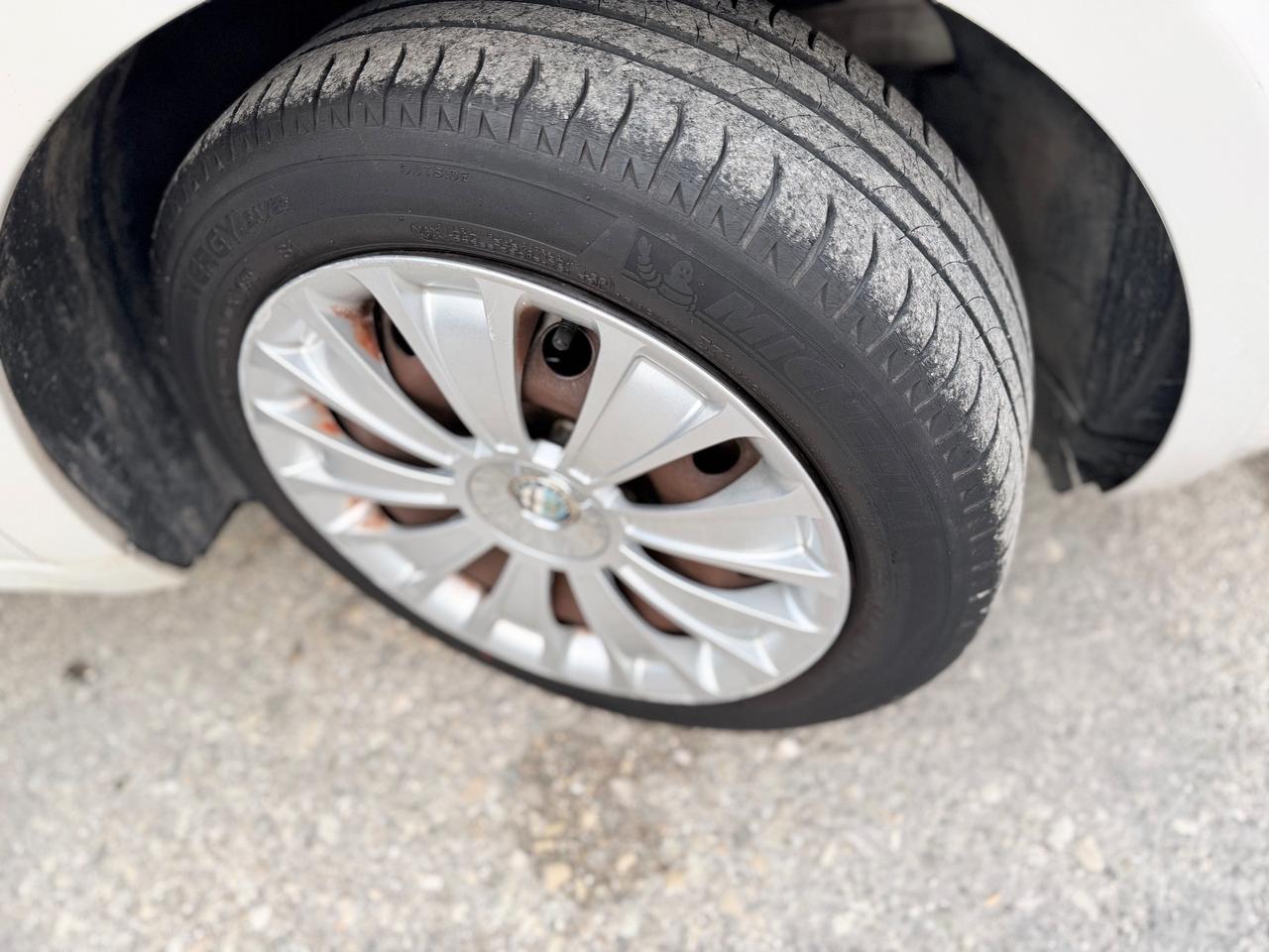 Alfa Romeo MiTo 1.4 78 CV Distinctive Sport Pack